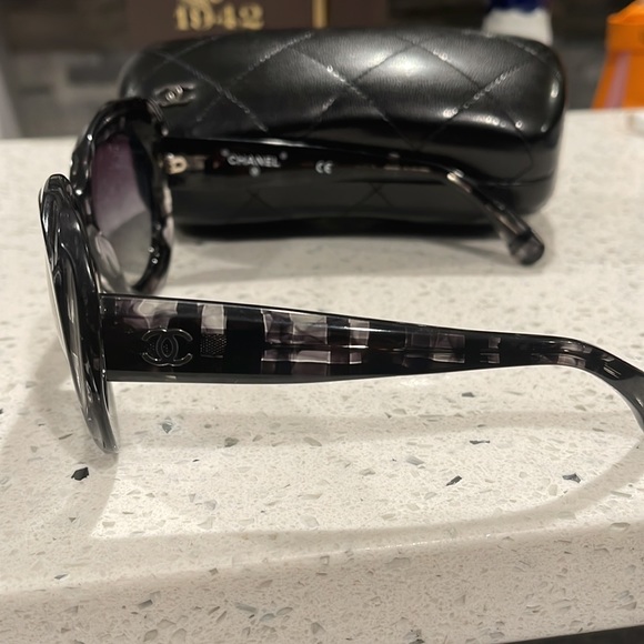 CHANEL SUNGLASSES - Picture 2 of 11